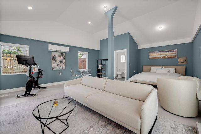 320 NE 88th St, El Portal, FL 33138