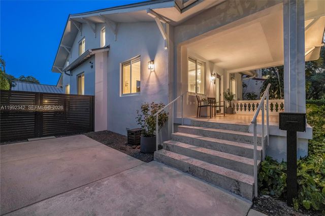 320 NE 88th St, El Portal, FL 33138