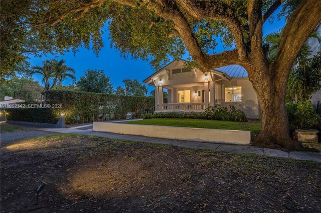 320 NE 88th St, El Portal, FL 33138