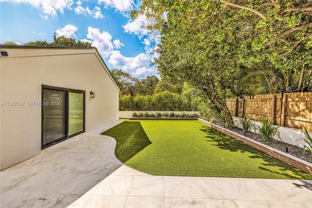 320 NE 88th St, El Portal, FL 33138