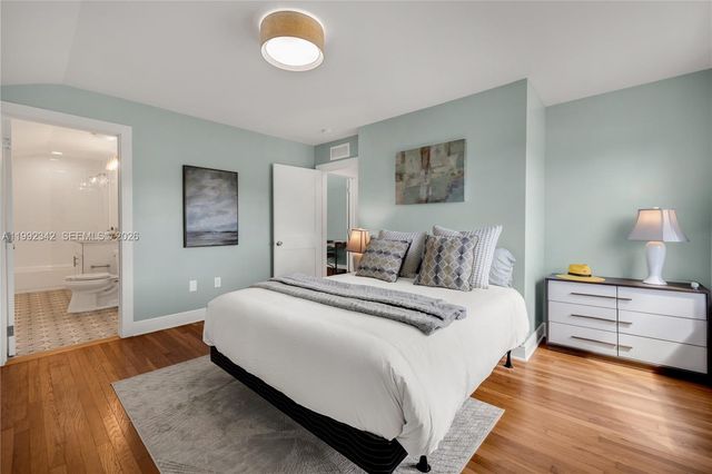 320 NE 88th St, El Portal, FL 33138