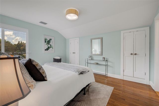 320 NE 88th St, El Portal, FL 33138