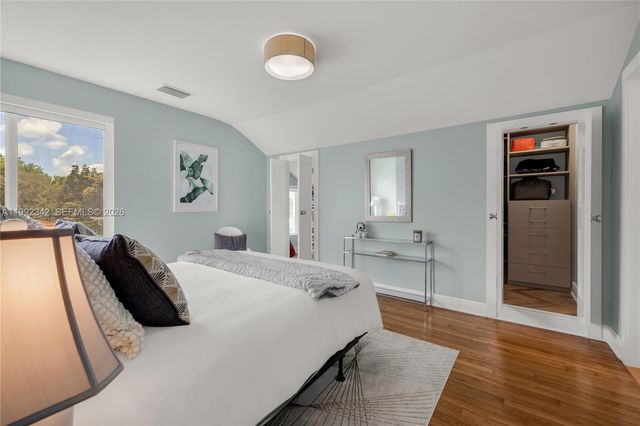 320 NE 88th St, El Portal, FL 33138