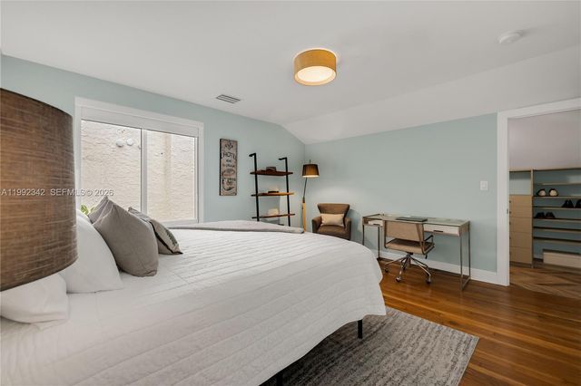 320 NE 88th St, El Portal, FL 33138