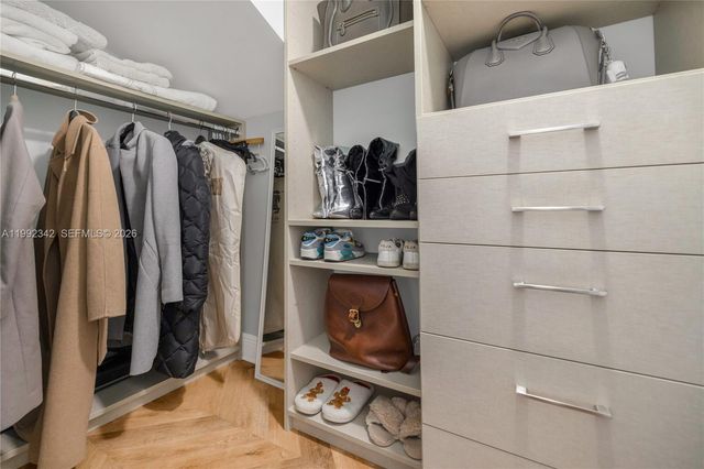 320 NE 88th St, El Portal, FL 33138