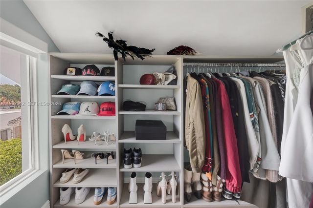 320 NE 88th St, El Portal, FL 33138