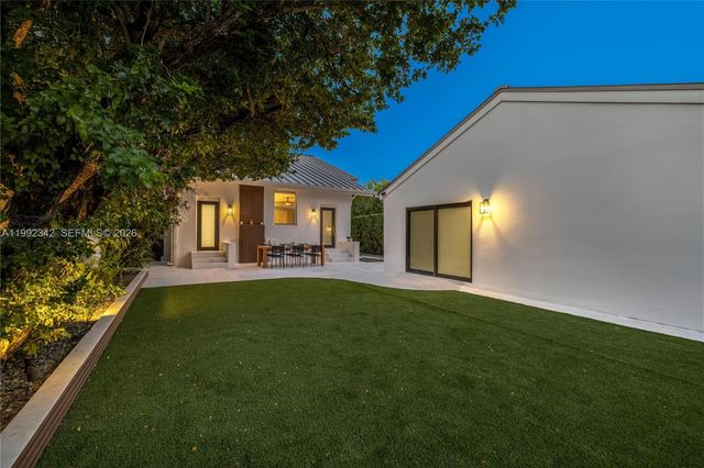 320 NE 88th St, El Portal, FL 33138