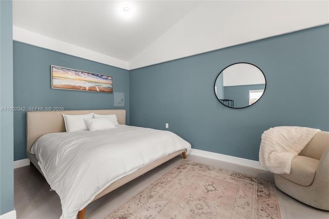 320 NE 88th St, El Portal, FL 33138