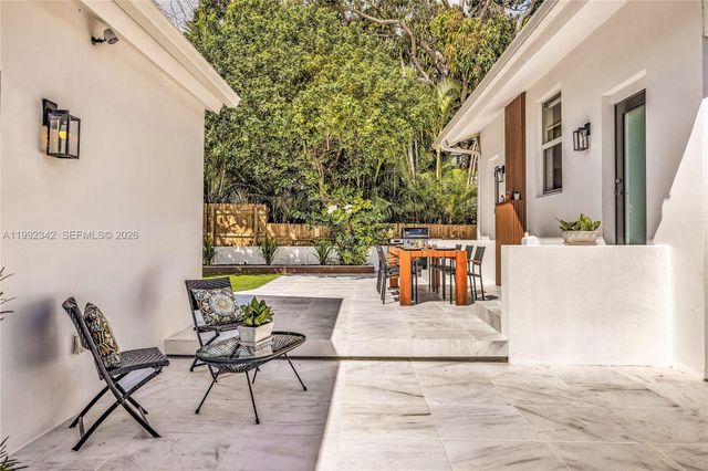 320 NE 88th St, El Portal, FL 33138