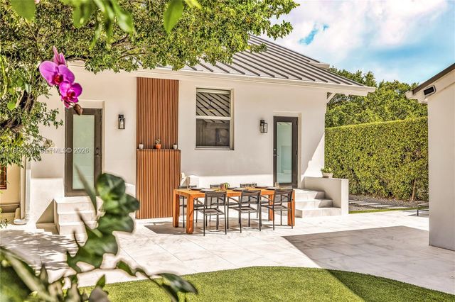 320 NE 88th St, El Portal, FL 33138