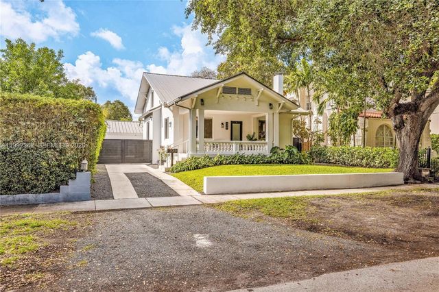 320 NE 88th St, El Portal, FL 33138