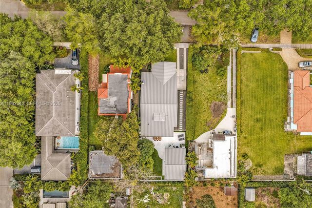 320 NE 88th St, El Portal, FL 33138