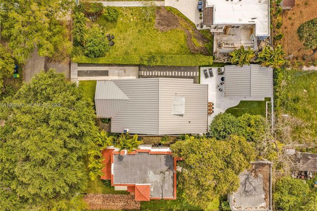 320 NE 88th St, El Portal, FL 33138