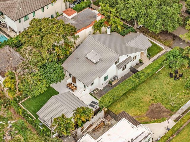 320 NE 88th St, El Portal, FL 33138