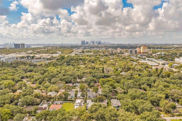 320 NE 88th St, El Portal, FL 33138