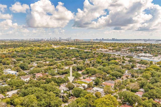 320 NE 88th St, El Portal, FL 33138