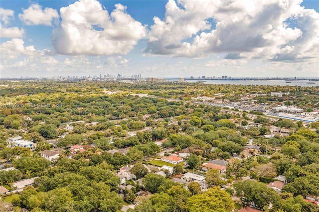 320 NE 88th St, El Portal, FL 33138