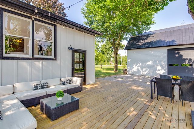 22291 W Long Grove Road, Deer Park, IL 60010