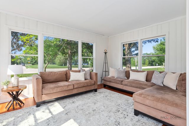 22291 W Long Grove Road, Deer Park, IL 60010