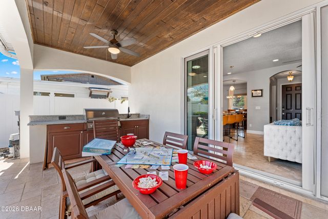827 E 26th Avenue E, New Smyrna Beach, FL 32169