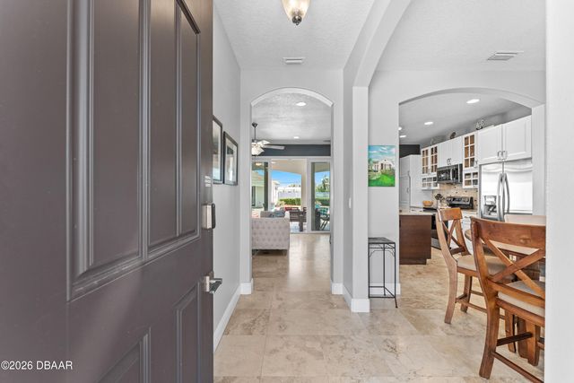 827 E 26th Avenue E, New Smyrna Beach, FL 32169