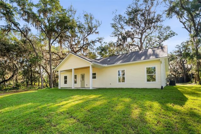 332 SE 3RD AVENUE, Melrose, FL 32666