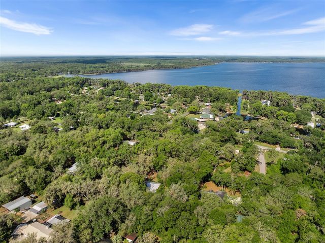332 SE 3RD AVENUE, Melrose, FL 32666