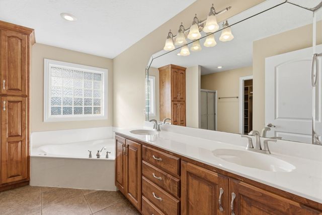 4845 S Farm Road 131, Springfield, MO 65810