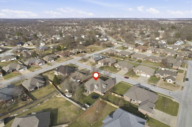 4845 S Farm Road 131, Springfield, MO 65810