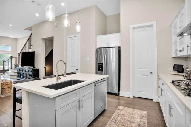 2020 Mcgowen Street 8E, Houston, TX 77004