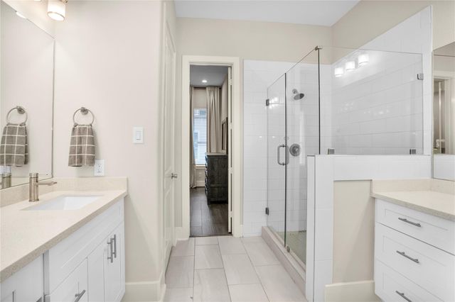 2020 Mcgowen Street 8E, Houston, TX 77004