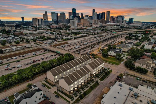 2020 Mcgowen Street 8E, Houston, TX 77004