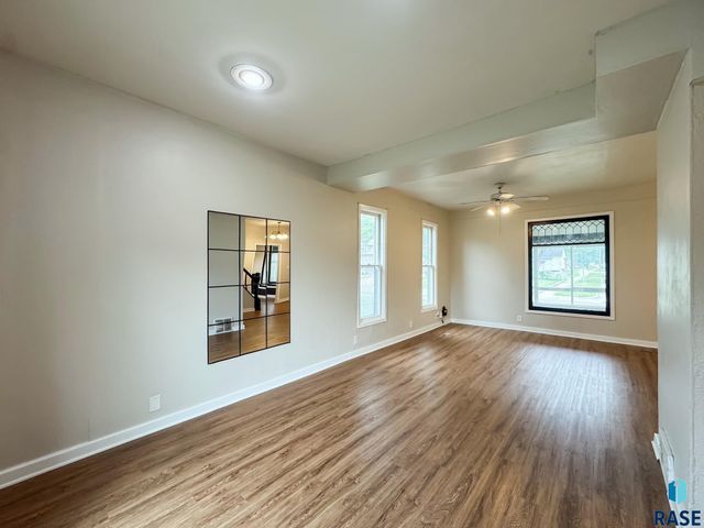 1324 E 6th St Street, Sioux Falls, SD 57103