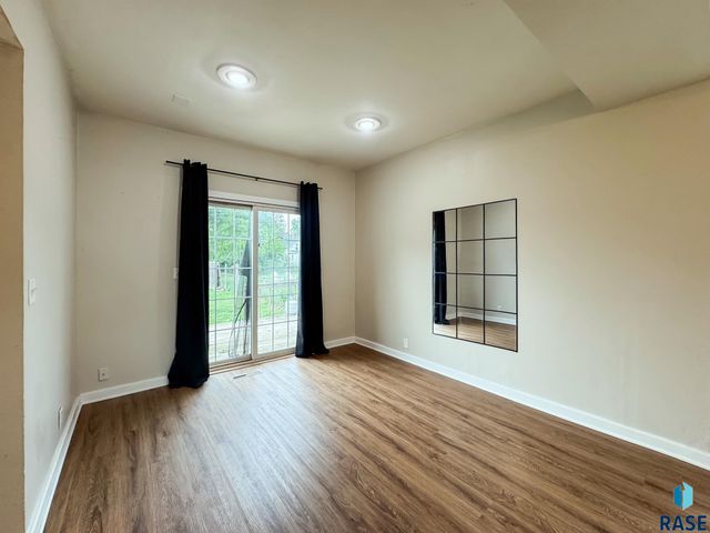 1324 E 6th St Street, Sioux Falls, SD 57103