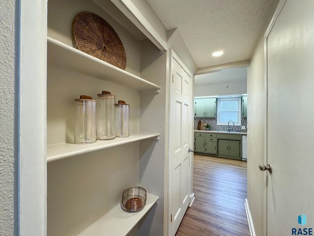 1324 E 6th St Street, Sioux Falls, SD 57103