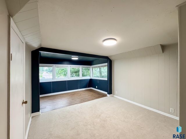 1324 E 6th St Street, Sioux Falls, SD 57103