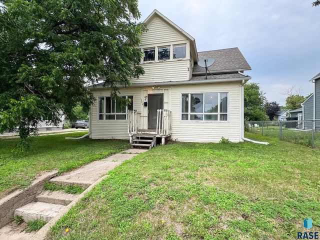 1324 E 6th St Street, Sioux Falls, SD 57103