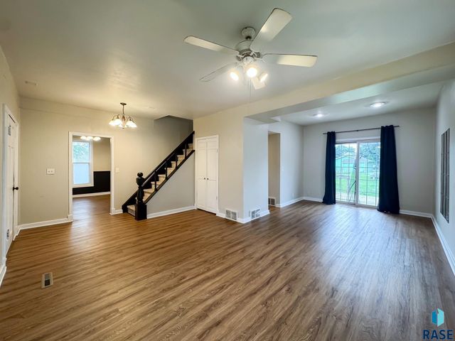 1324 E 6th St Street, Sioux Falls, SD 57103