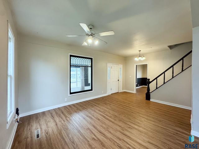 1324 E 6th St Street, Sioux Falls, SD 57103