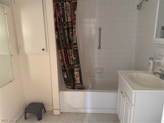 12029 Clifton Boulevard 301, Lakewood, OH 44107