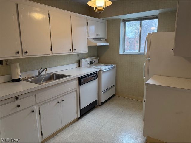 12029 Clifton Boulevard 301, Lakewood, OH 44107