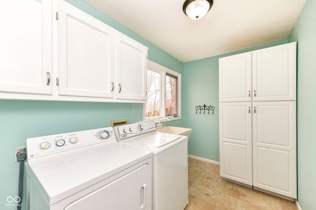 12112 Pearl Bay Ridge, Indianapolis, IN 46236