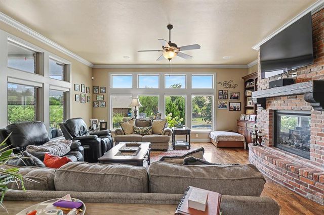 9300 NW 97th Circle, Yukon, OK 73099