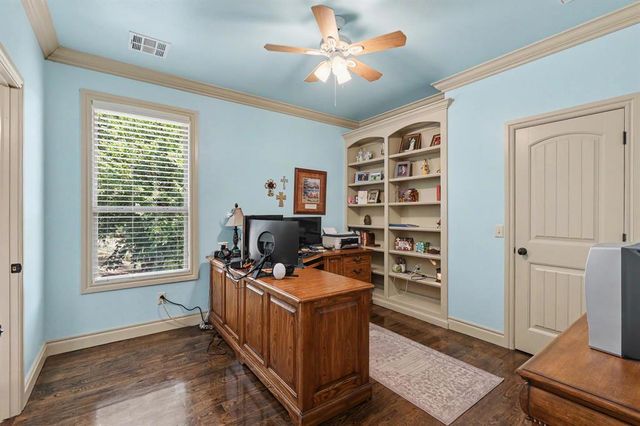 9300 NW 97th Circle, Yukon, OK 73099