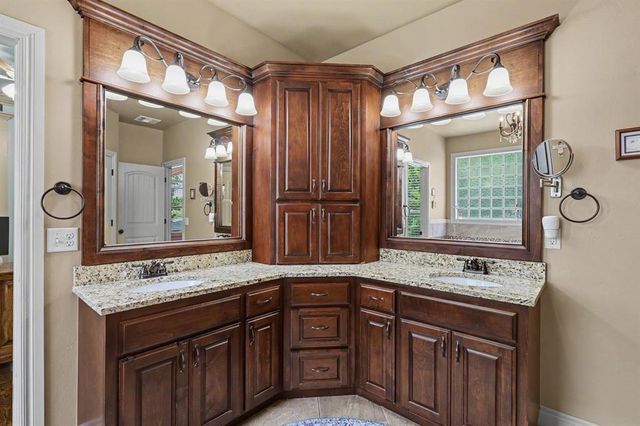 9300 NW 97th Circle, Yukon, OK 73099