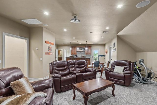 9300 NW 97th Circle, Yukon, OK 73099