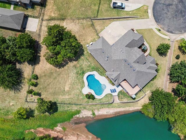 9300 NW 97th Circle, Yukon, OK 73099