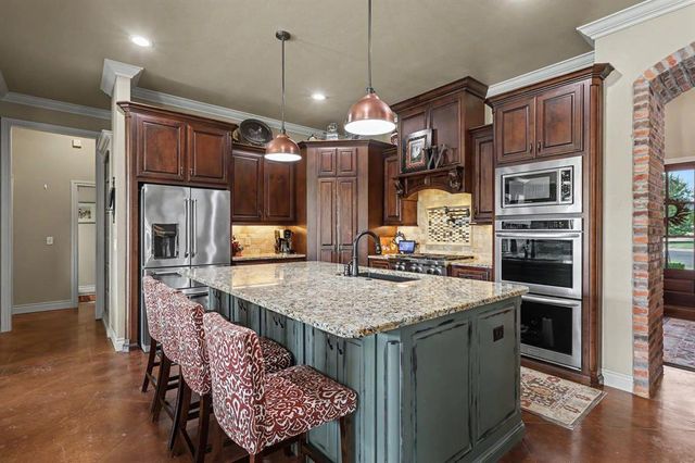 9300 NW 97th Circle, Yukon, OK 73099