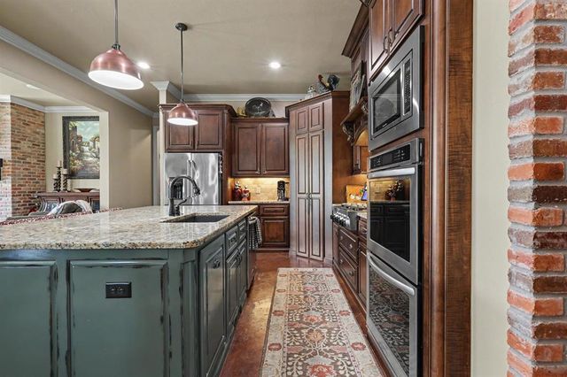 9300 NW 97th Circle, Yukon, OK 73099