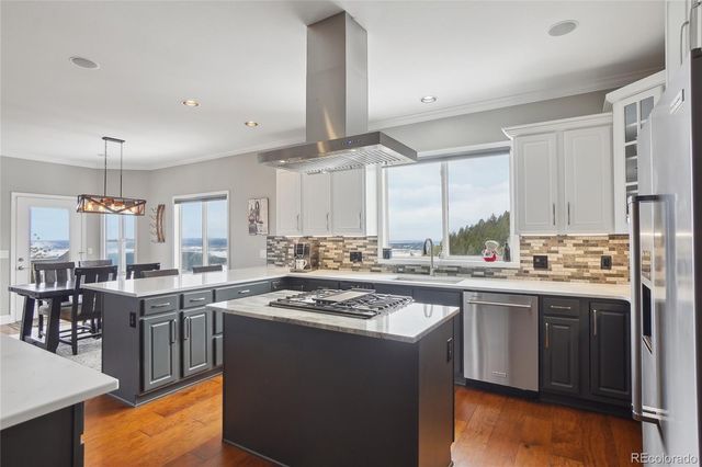 13084 Deer Ridge Way, Larkspur, CO 80118